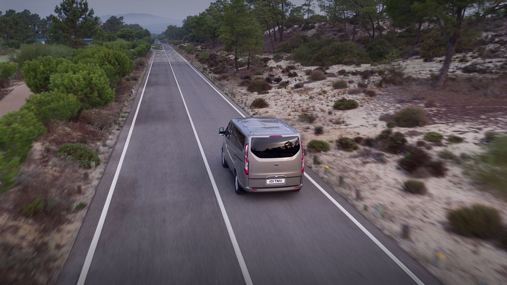 Ford Tourneo Custom driving through desert