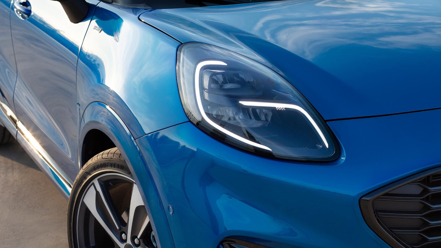 ford-puma-eu-BX726_19MY_CHS-99_SHOT_23_Canon_00410-16x9-2160x1215-FC_D_T_M_LED-Lights.jpg.renditions.extra-large.jpeg