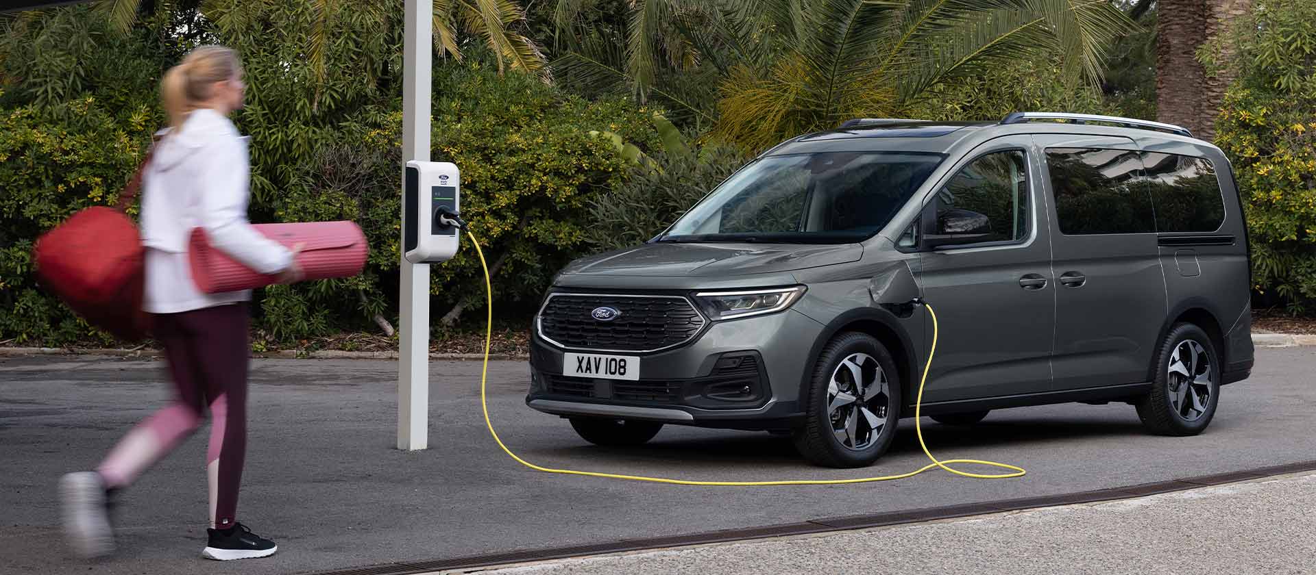 Ford Tourneo Connect plugin hybrid charging