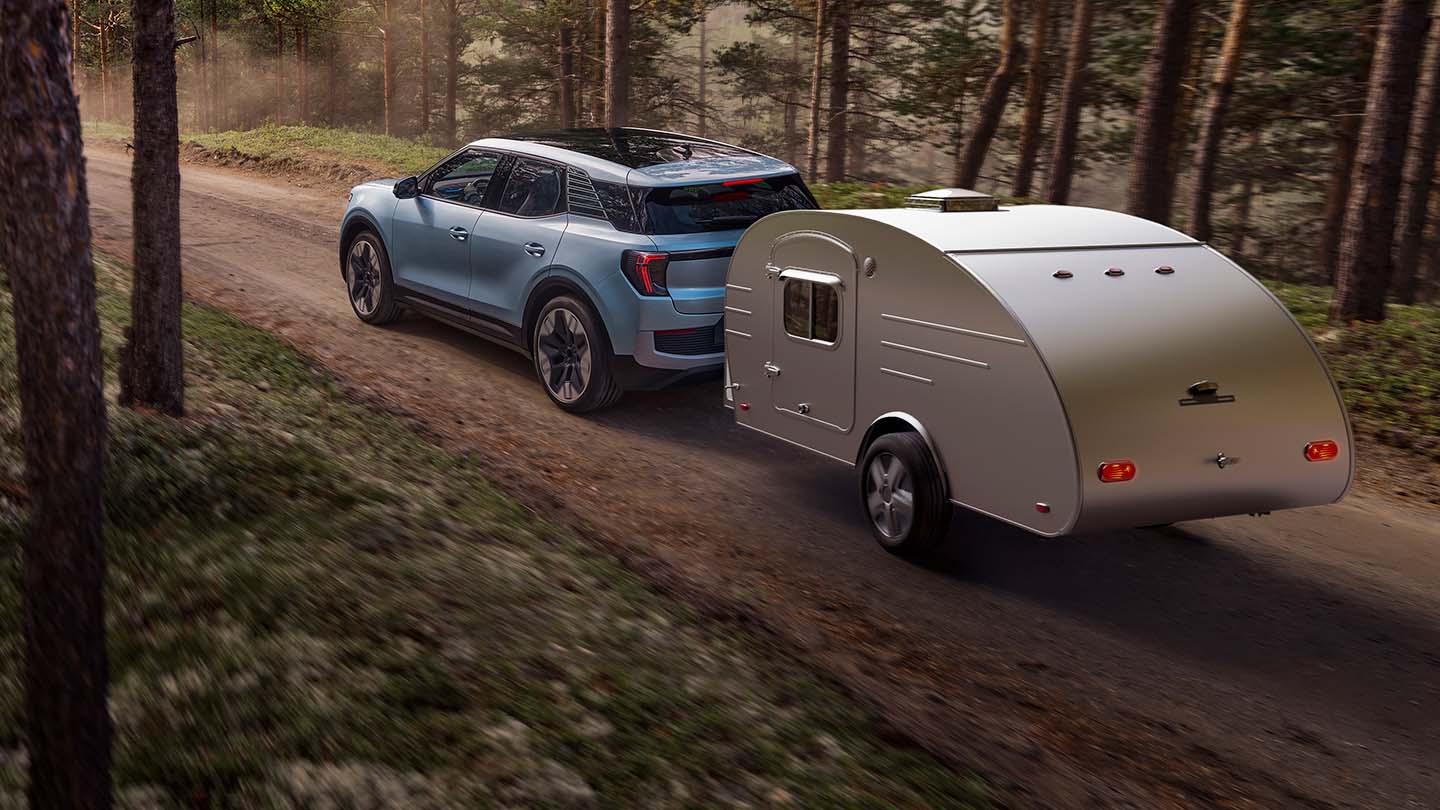 Ford Explorer towing a trailer