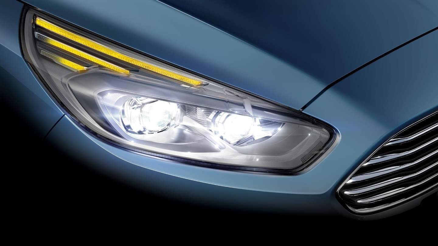 Ford S-MAX close up of LED lights