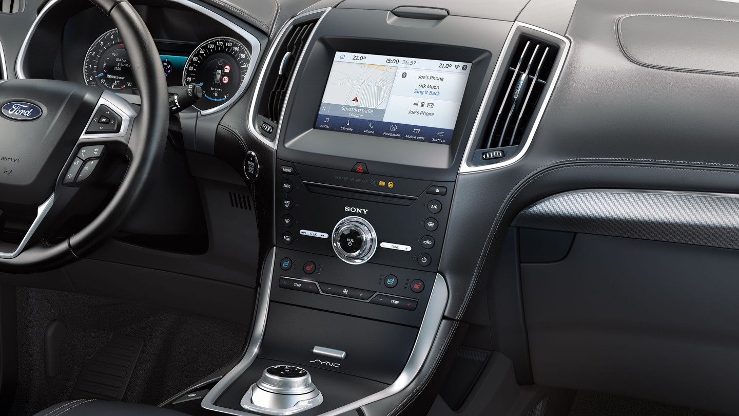 Ford S-MAX with FordPass Live Traffic