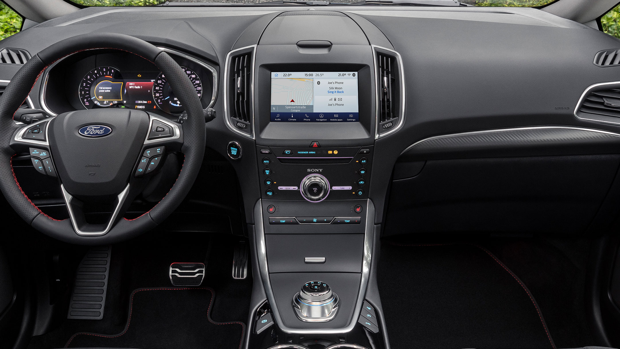 Ford S-MAX SYNC 3 centre panel with display