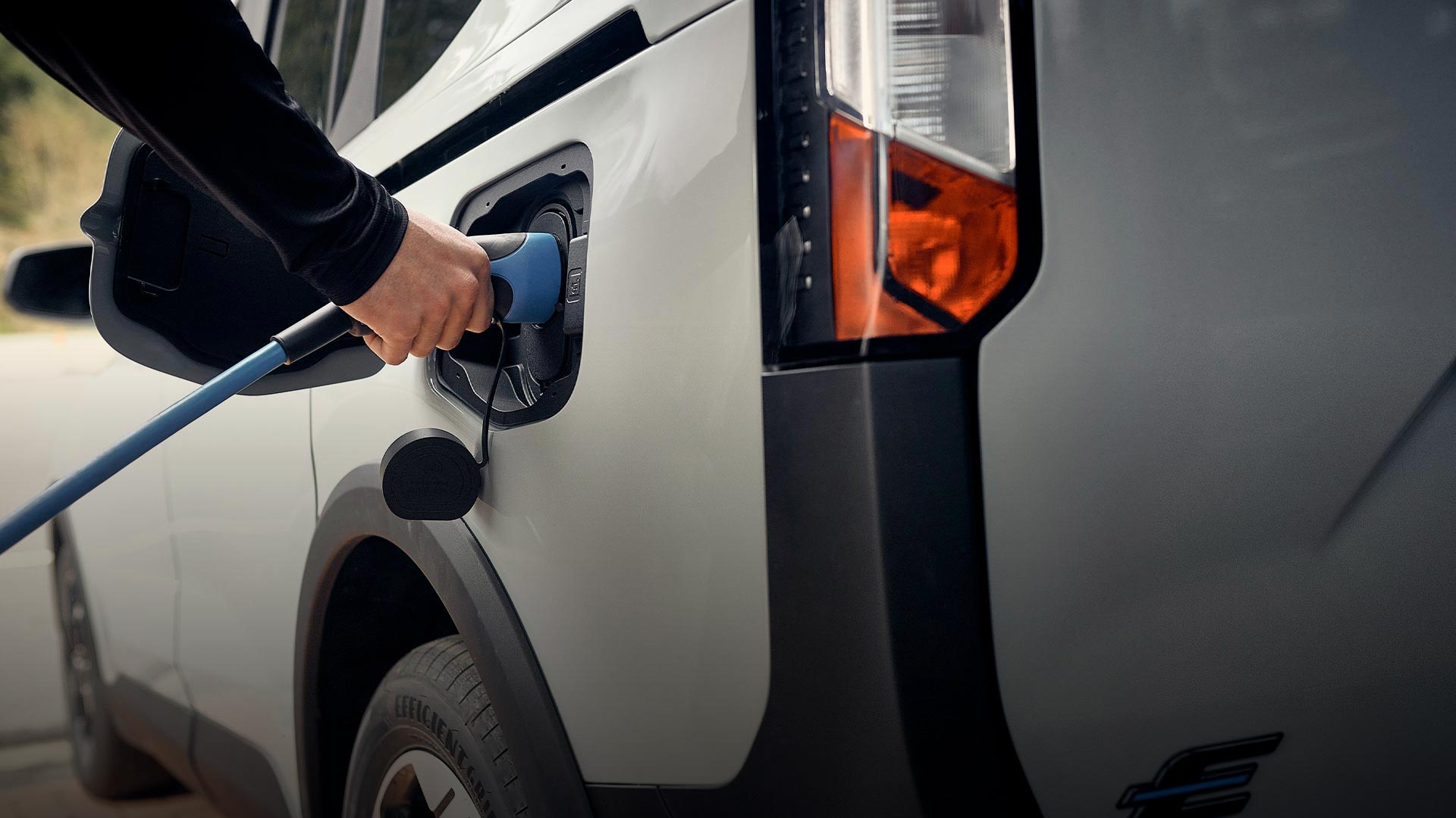 Ford E Tourneo Courier Active Charging Plug