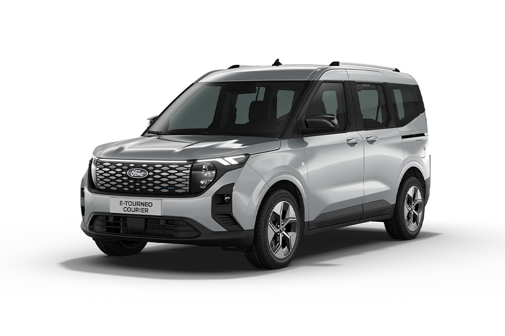 Front 3/4 view of Ford E-Tourneo Courier Titanium