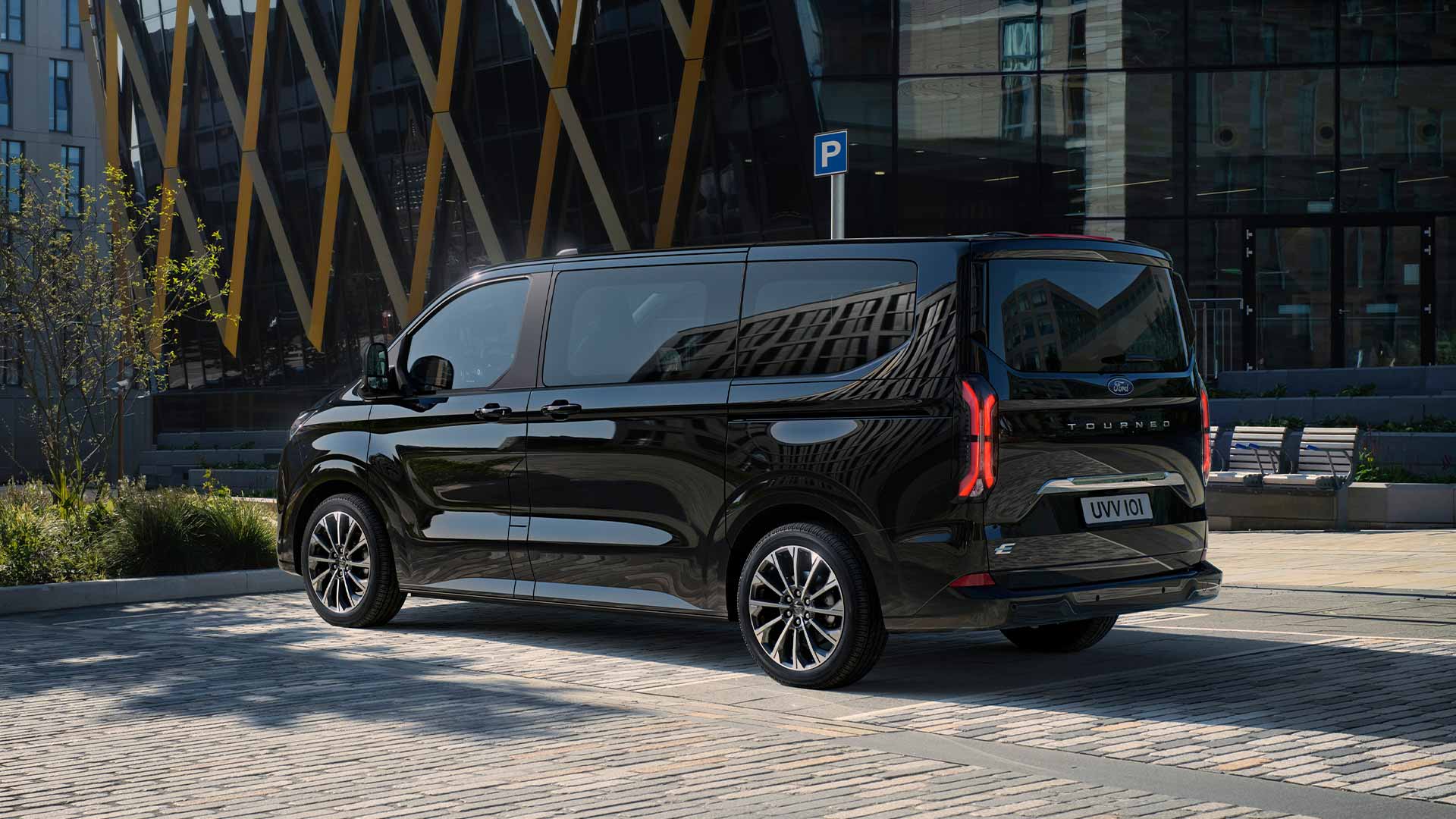 Black Tourneo Custom parked