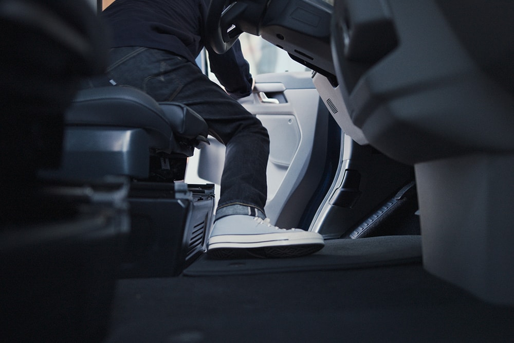 View of the walk-through cockpit of the Tourneo Custom 