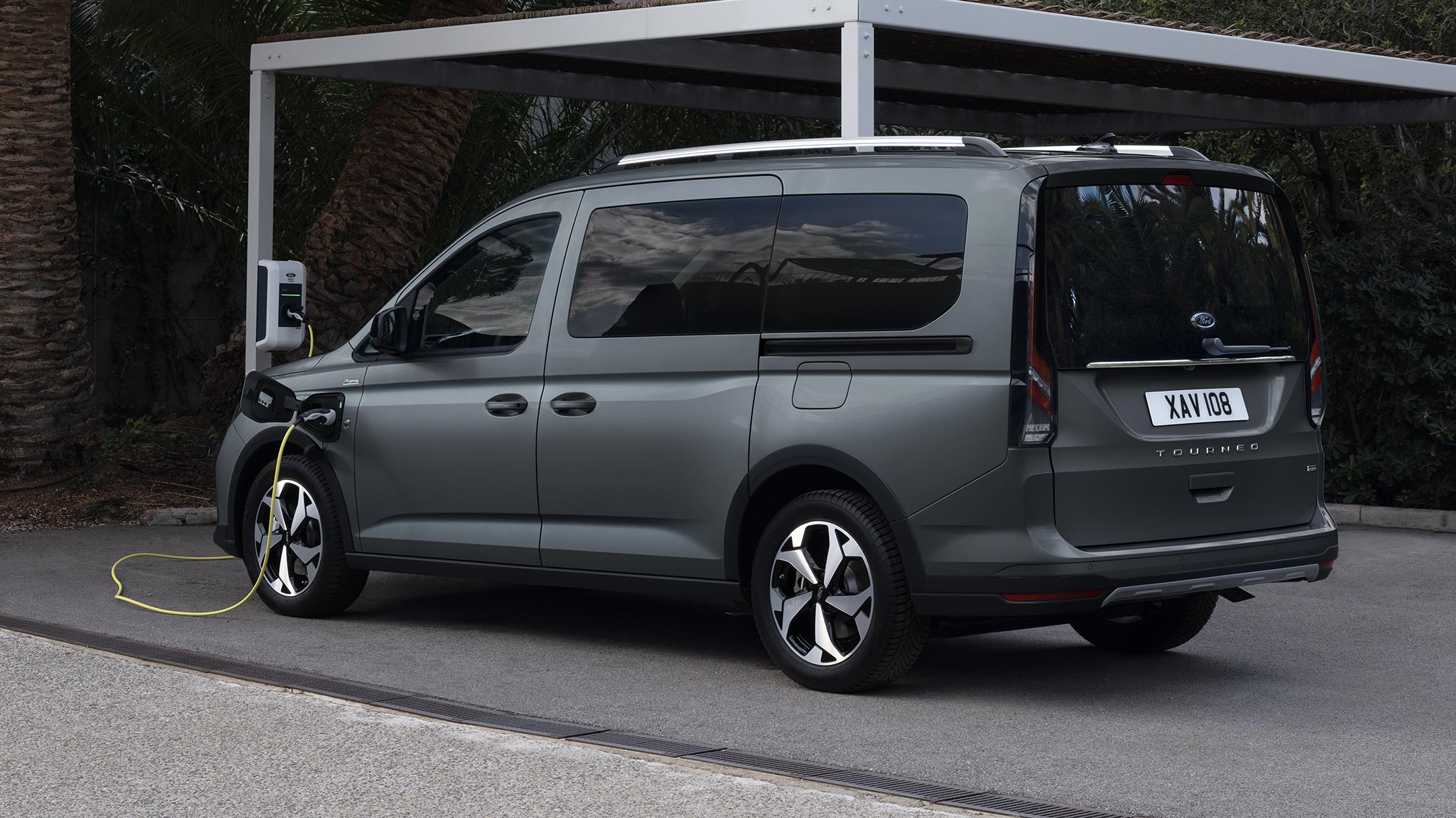 Ford Tourneo Connect PHEV rear view