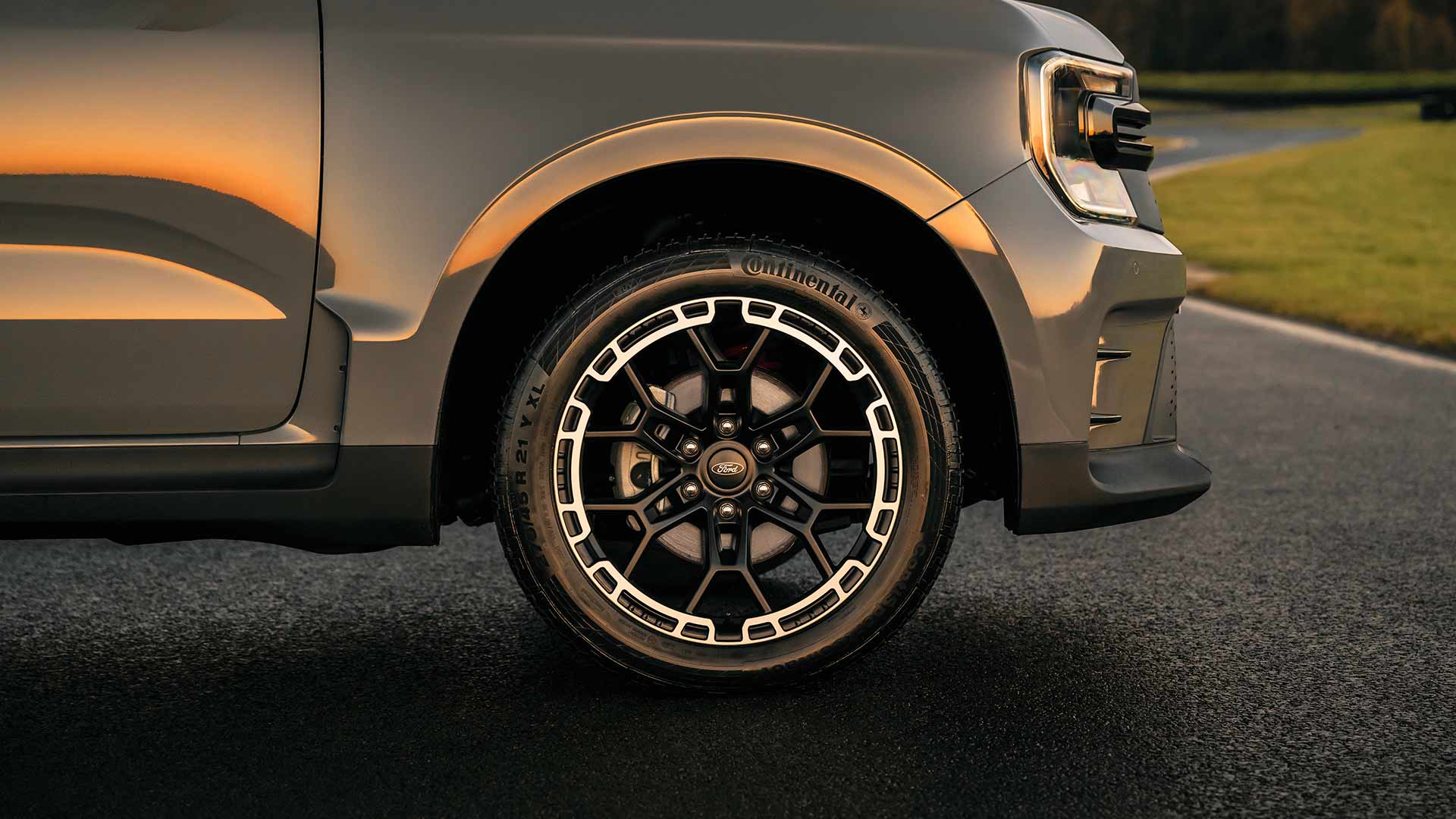 Side profile of Ford Ranger MS-RT's alloy wheel and tyre.
