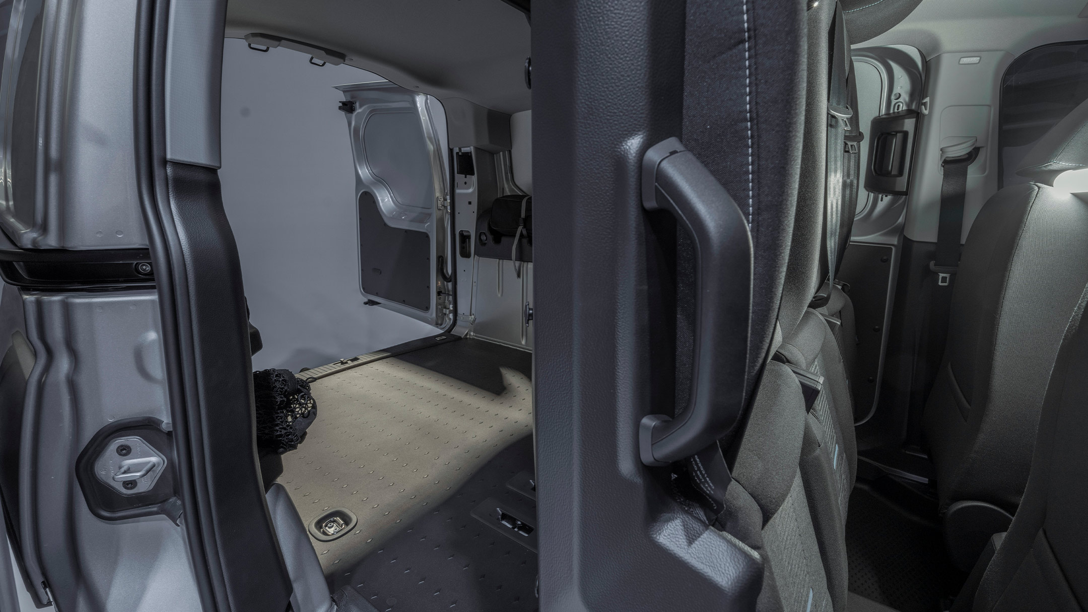 All-New Ford Transit Connect loadspace with FlexCab set to 1 row of seats.