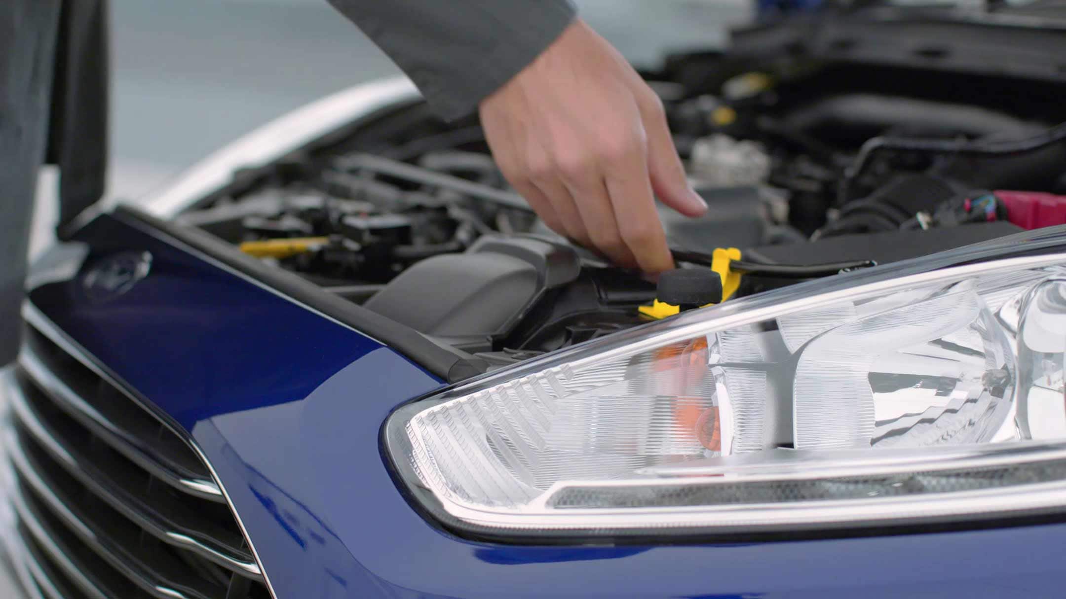 How to Open and Close Your Bonnet Correctly | Ford UK