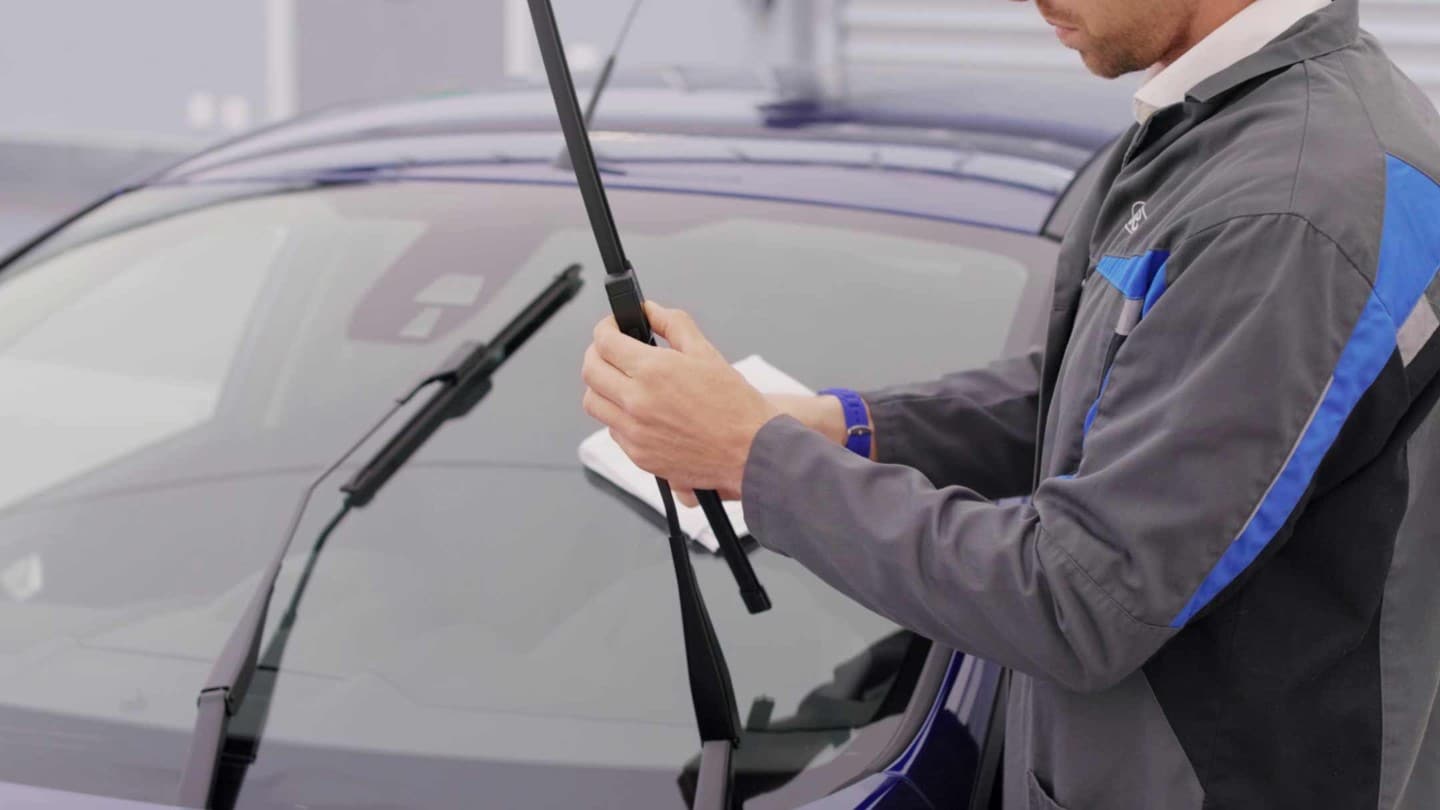 How To Change Your Wiper Blades Ford Uk