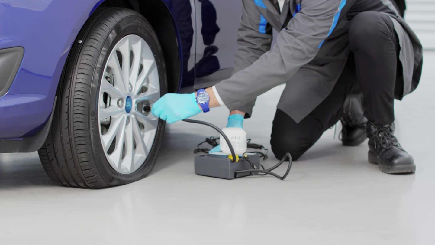 How to Use Your Ford Tyre Inflation Kit Ford UK
